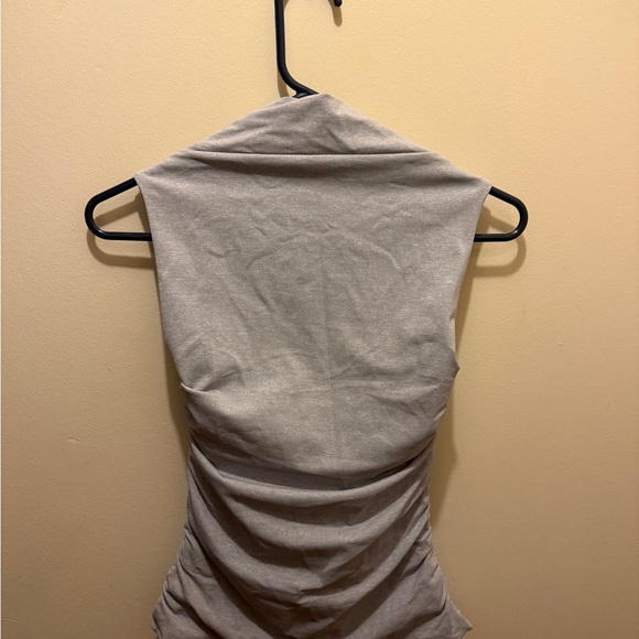 Aritzia Contour Top - M - Picture 2 of 3